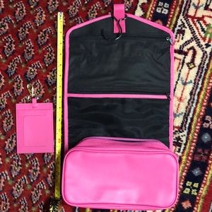 Royce Leather travel tag & toiletry bag